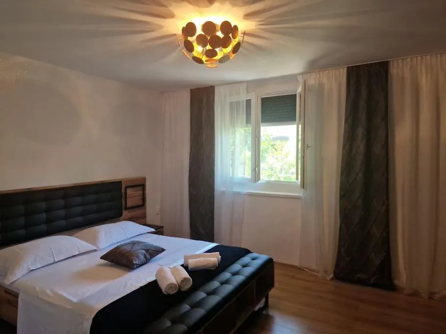Luxury Modern Condo With Garden Near Old Town Zadar Apartment