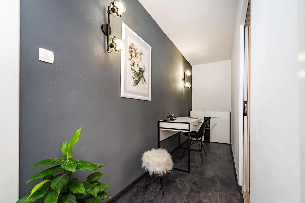 Luxury Modern Condo With Garden Near Old Town Zadar 0*,