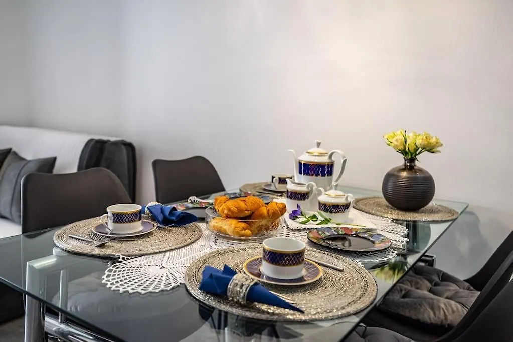 Luxury Modern Condo With Garden Near Old Town Zadar Apartment