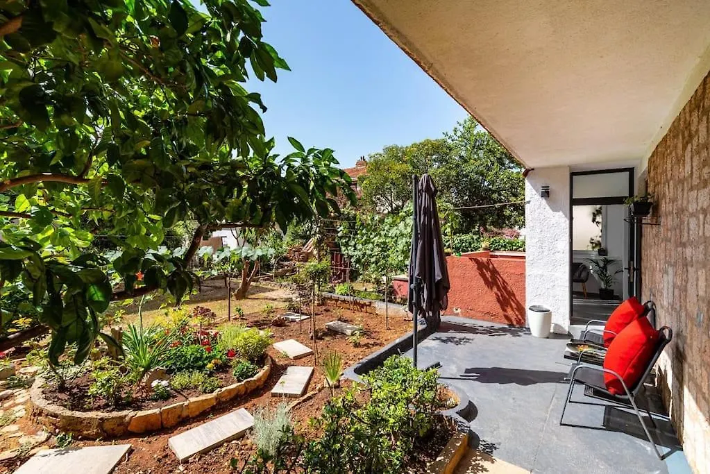 Apartment Luxury Modern Condo With Garden Near Old Town Zadar